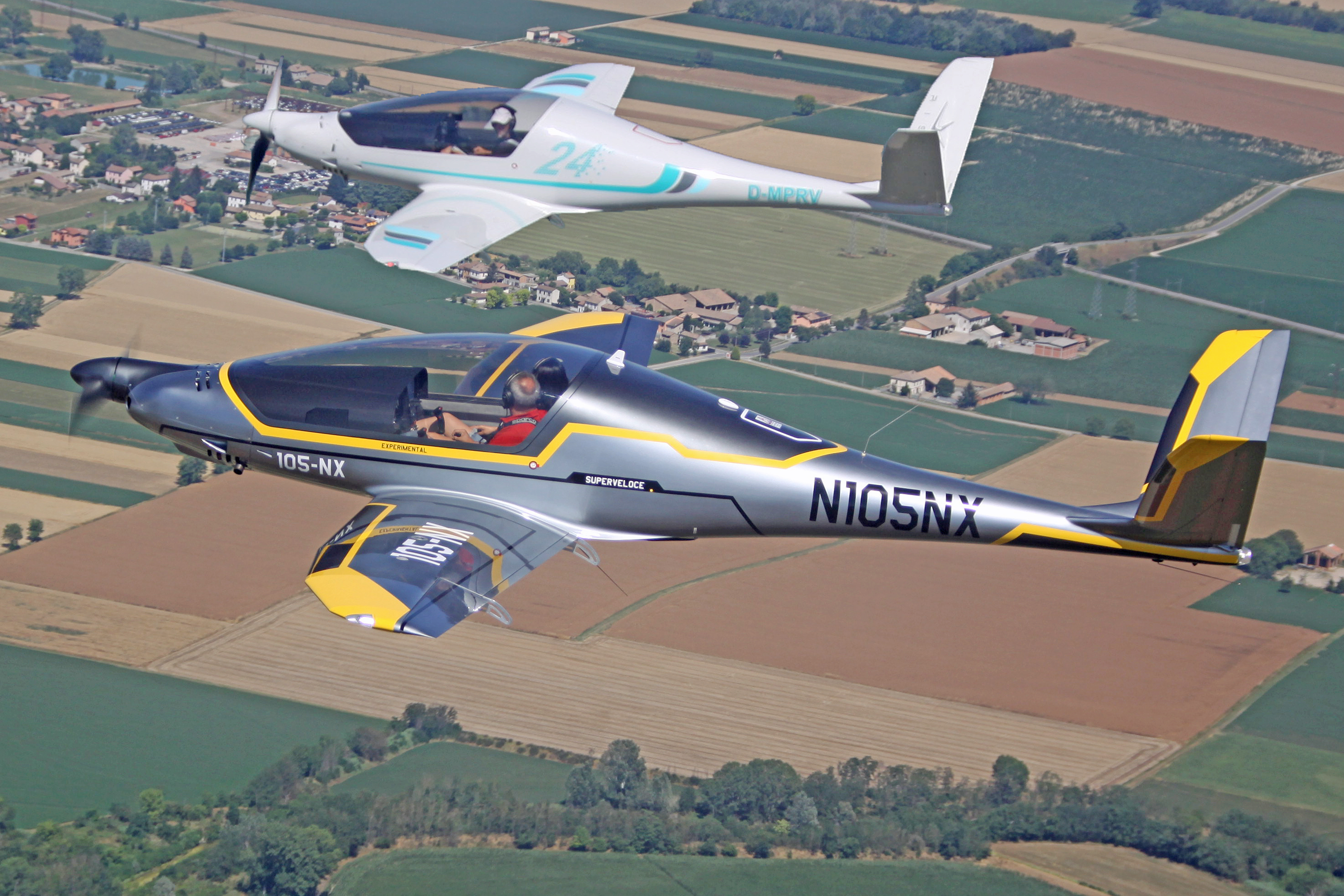 Risen Aircraft flying image